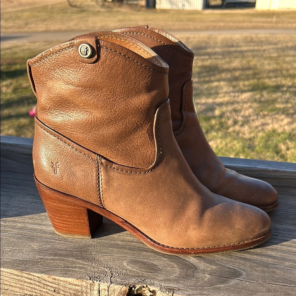 Brown Heeled Western Ankle Boots with Medium Heel